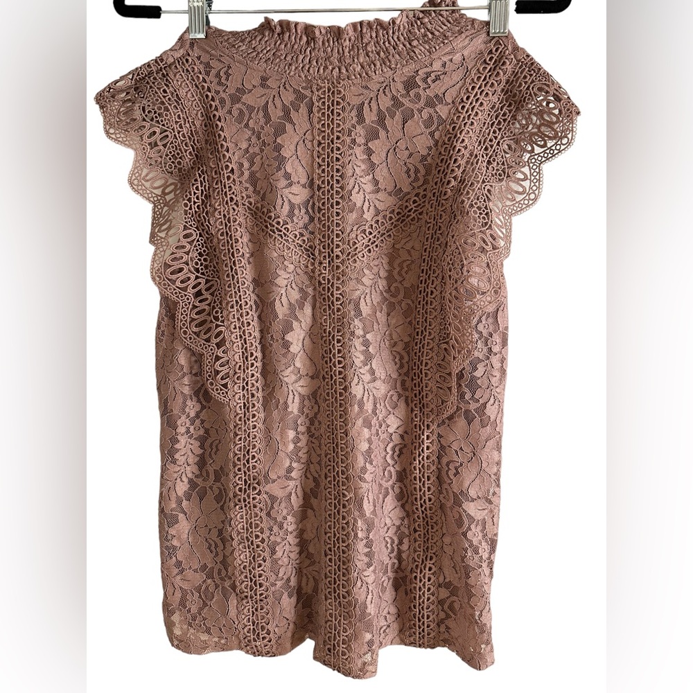 Cable & Gauge rose sleeveless lace mock neck top size medium